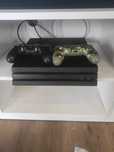 Konsola PS4 Pro/ 2 pady