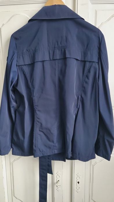 Trench klasyczny krótki