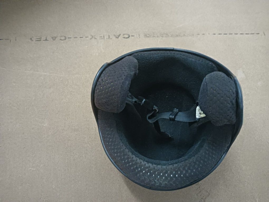 Vendo capacete mota cor preto