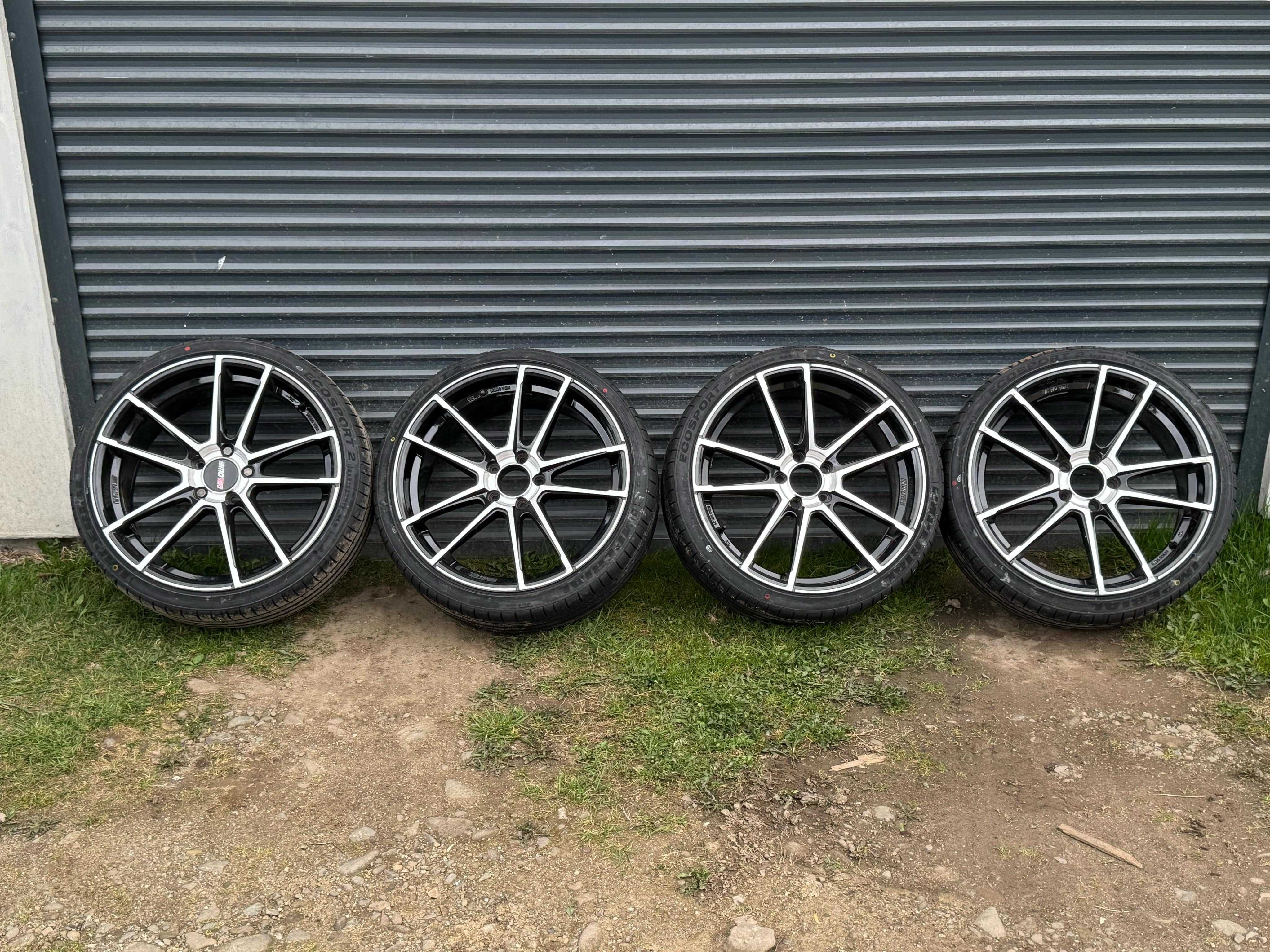 Felgi Motec 19 x 8.5 ET45 5x112 z oponami letnimi