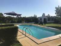Espaço para eventos com piscina