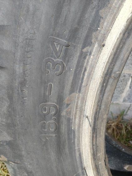 Sprzedam opony do ciągnika