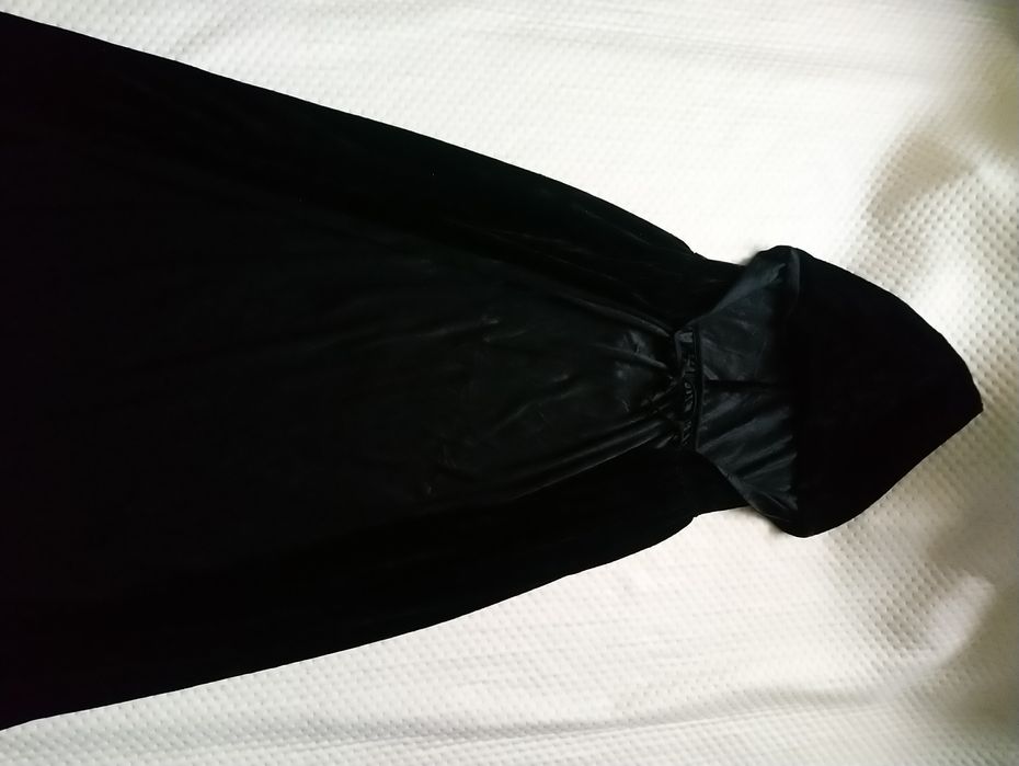 Карнавальна накидка чорна на Хеллоуїн Halloween S/M /L розмір бархатна