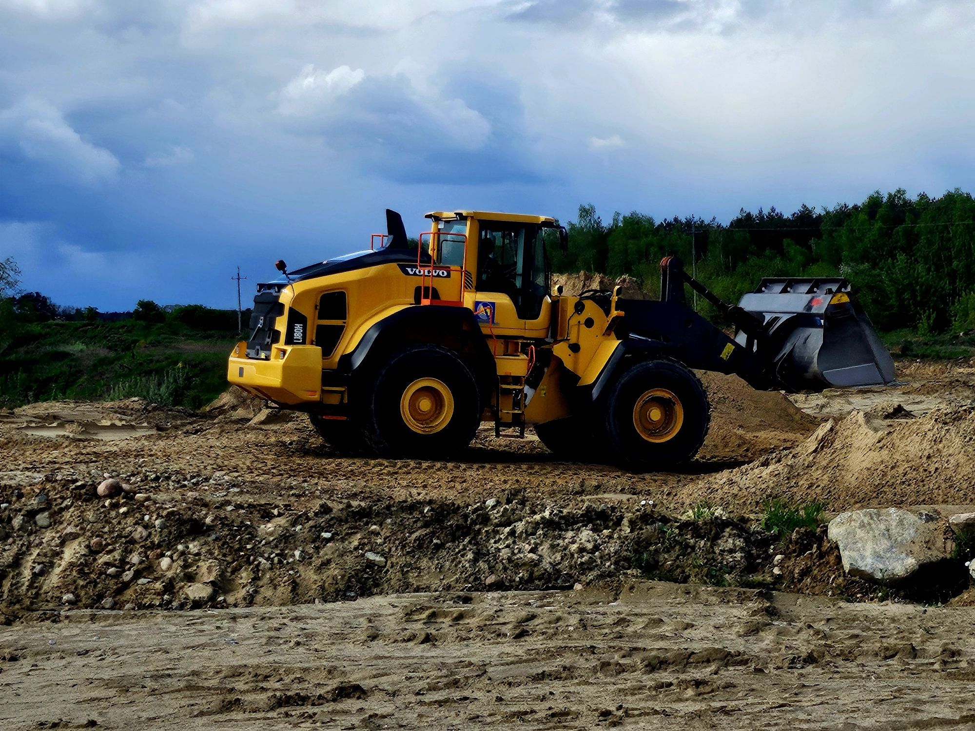 Ladowarka Volvo 180 H z Wagą Nowe Opony