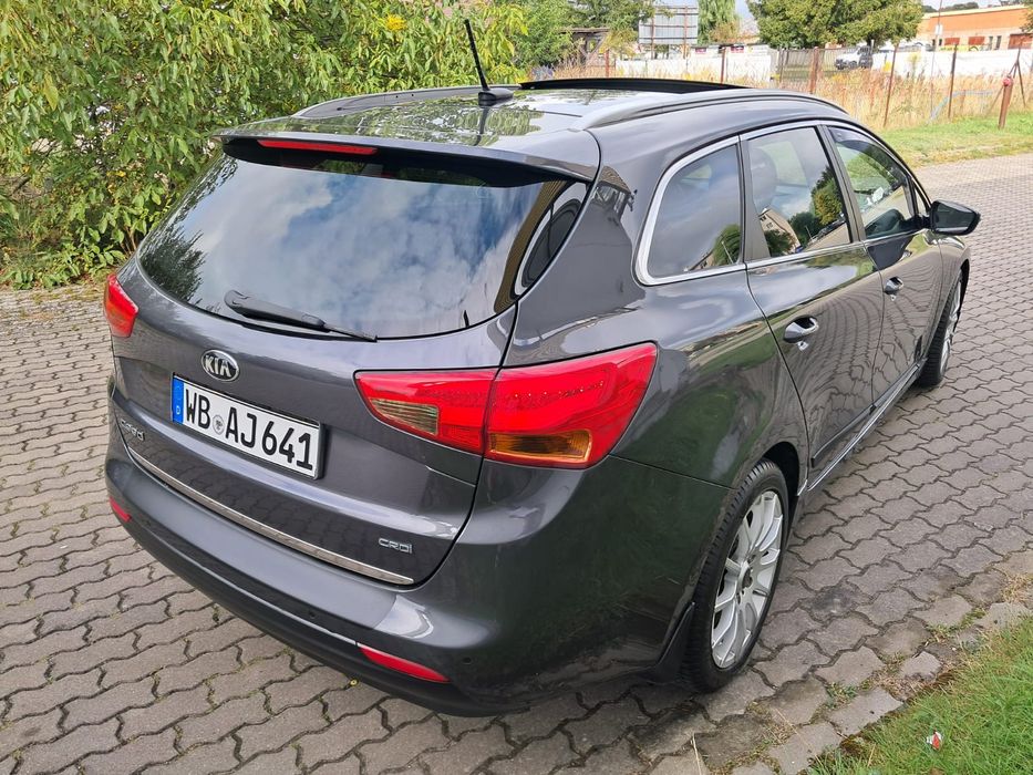 Śliczne Kia Cee'd LIFT Alu Panorama Nav Półskóry Xenon LED Webasto Ful