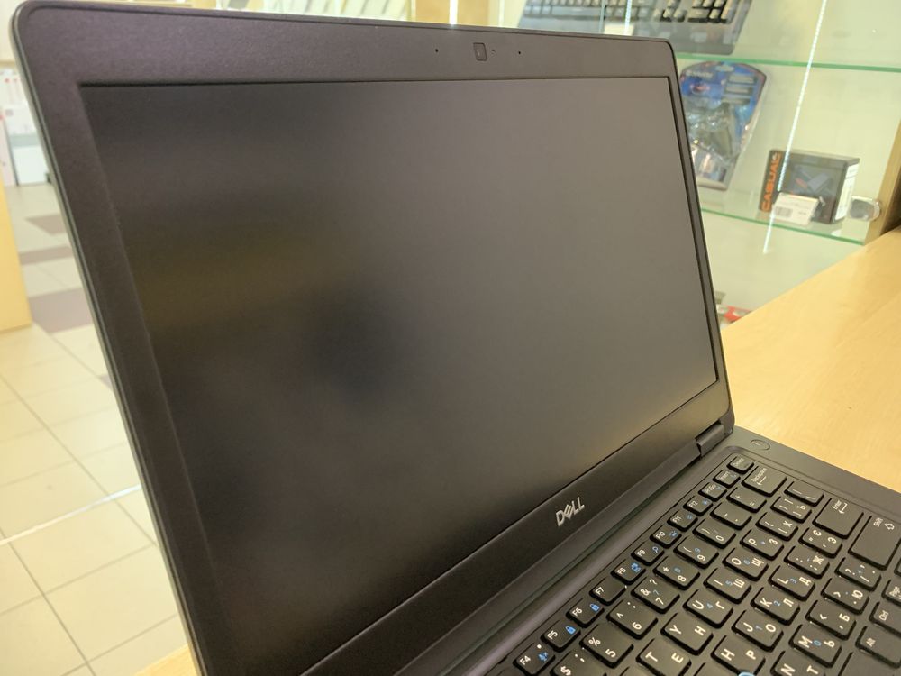 Ноутбук Dell Latitude 5490