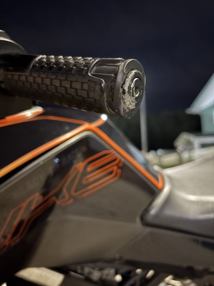 Ktm Duke 125.