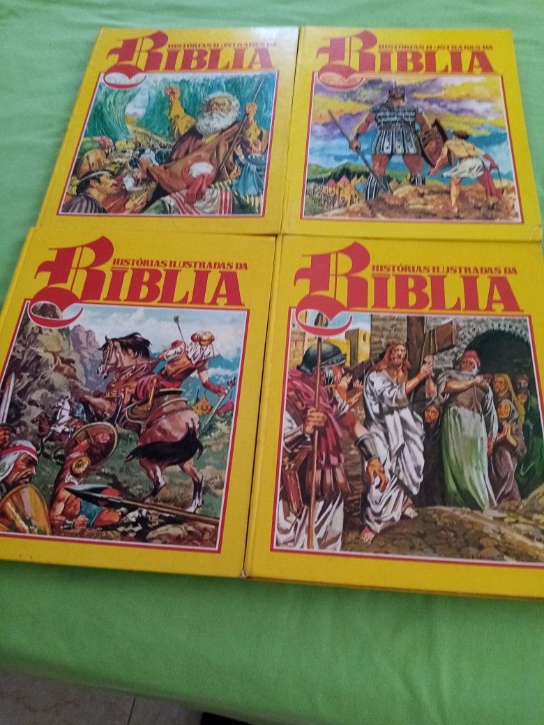 Bíblia em 4 livros