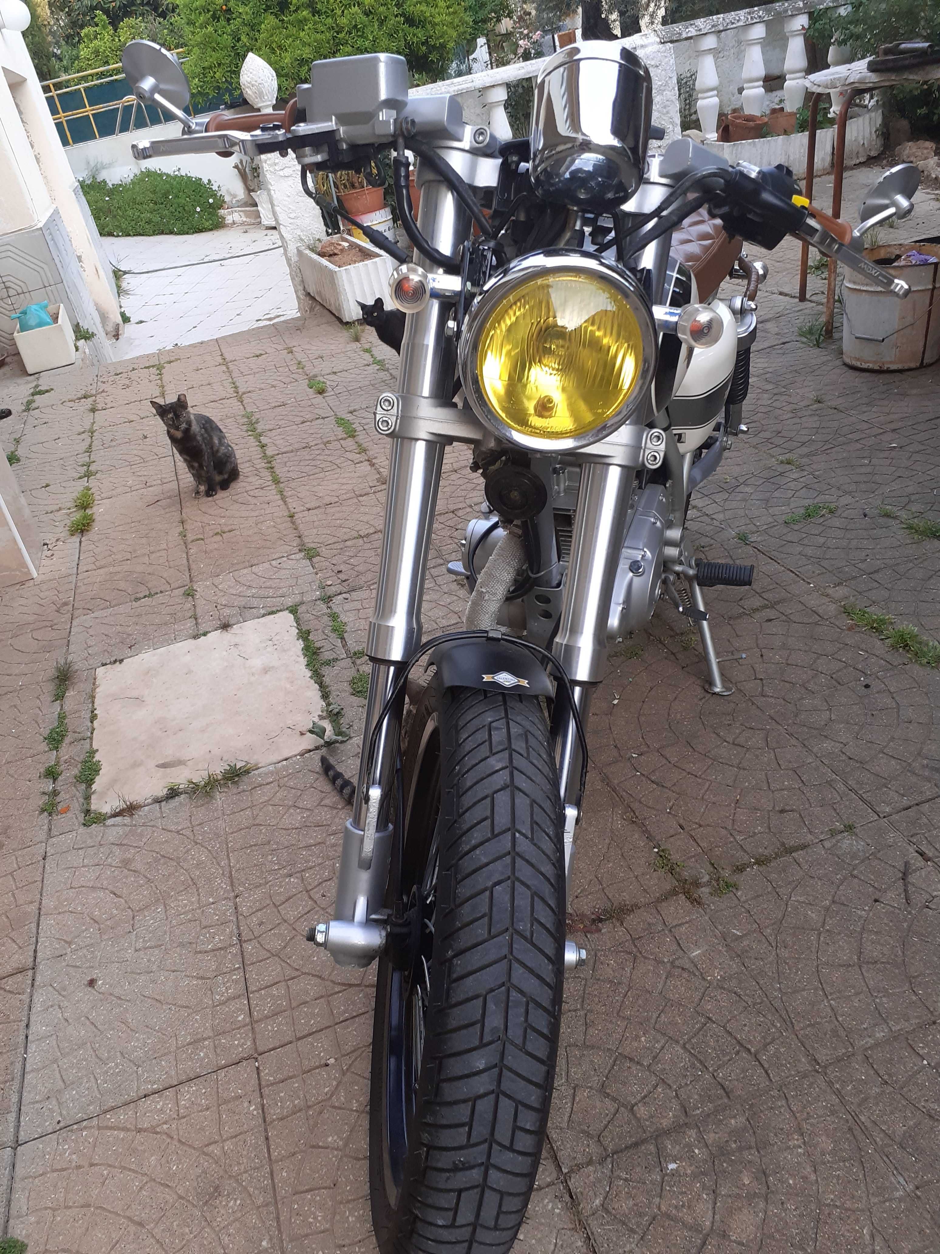 Mota 125 cafe racer