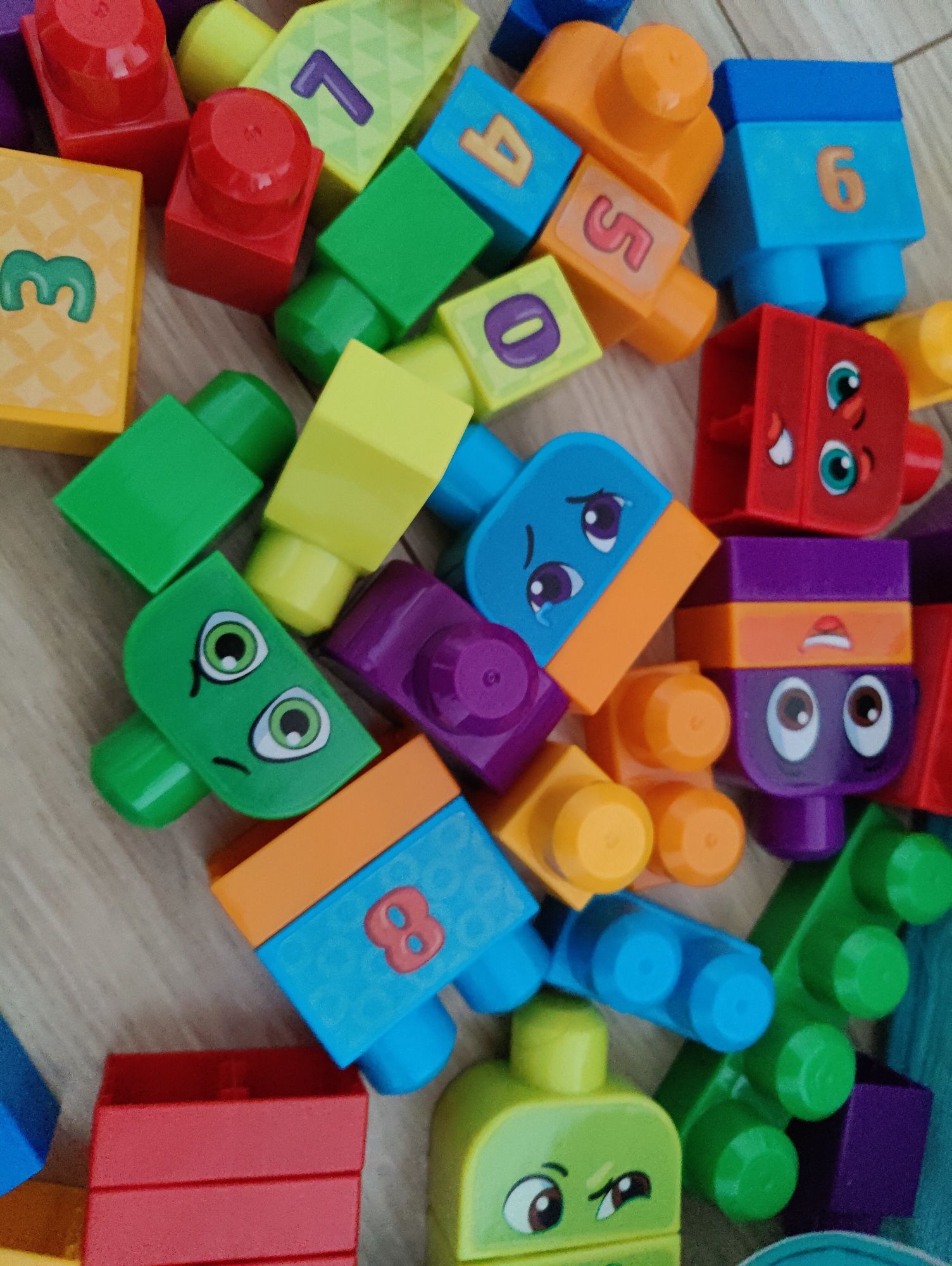 Klocki Mega Bloks Fischer Price ok. 100 sztuk, 3 zestawy