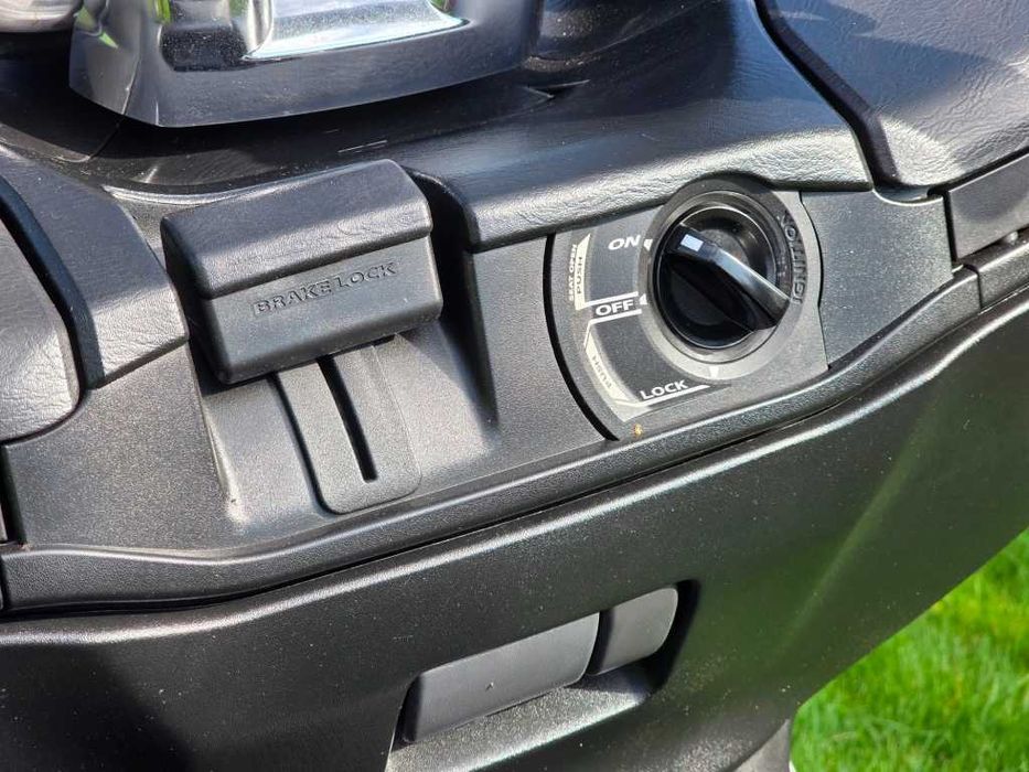 Макси скутер  SUZUKI SKYWAVE 250SS Щойно з Японії Ідеал в Арт Мото