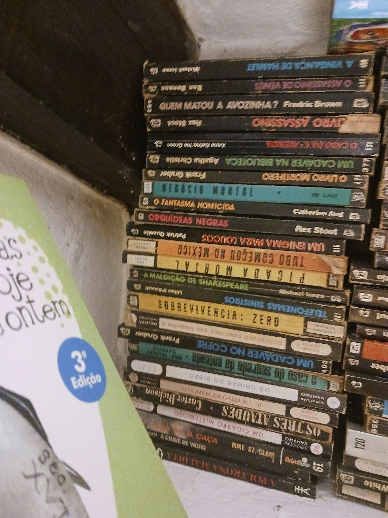 Lote de Livros de Bolso