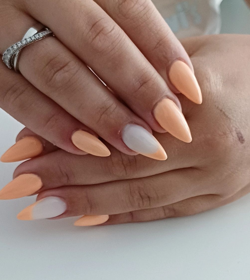 Unhas de gel , manicure e pedicure