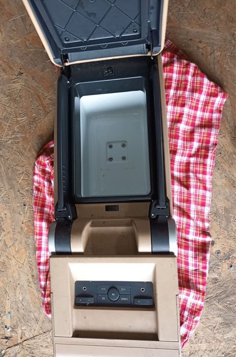 Lodówka Opel Signum 2007 r