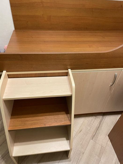 Дитяче ліжко з шафою і столом стан нового