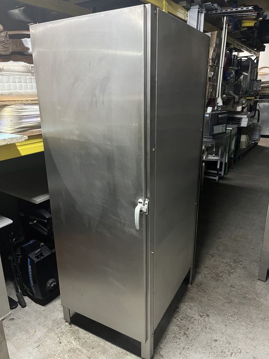 Armario despenseiro em inox vertical 67cm x 85cm