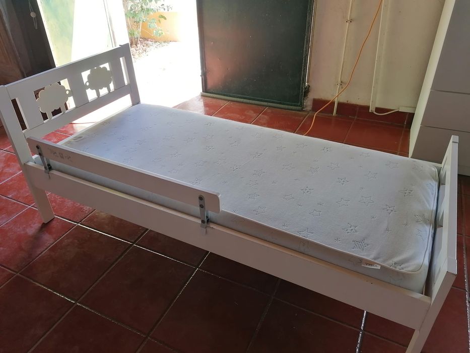 Cama de criança IKEA KRITTER com colchão