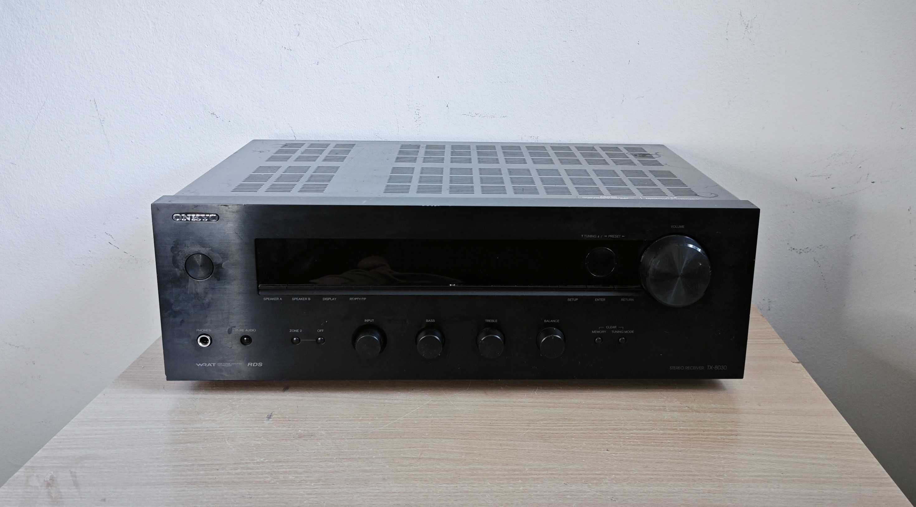 Amplituner stereo Onkyo TX-8030