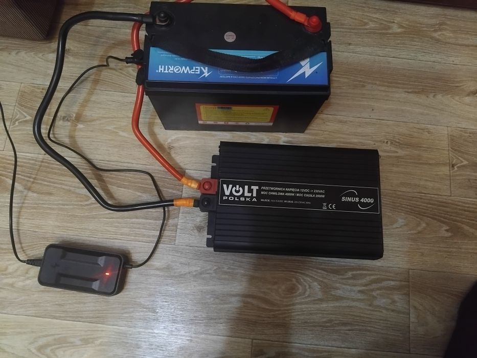 Система резервного живлення, інвертор, аккумулятор, зарядна станція