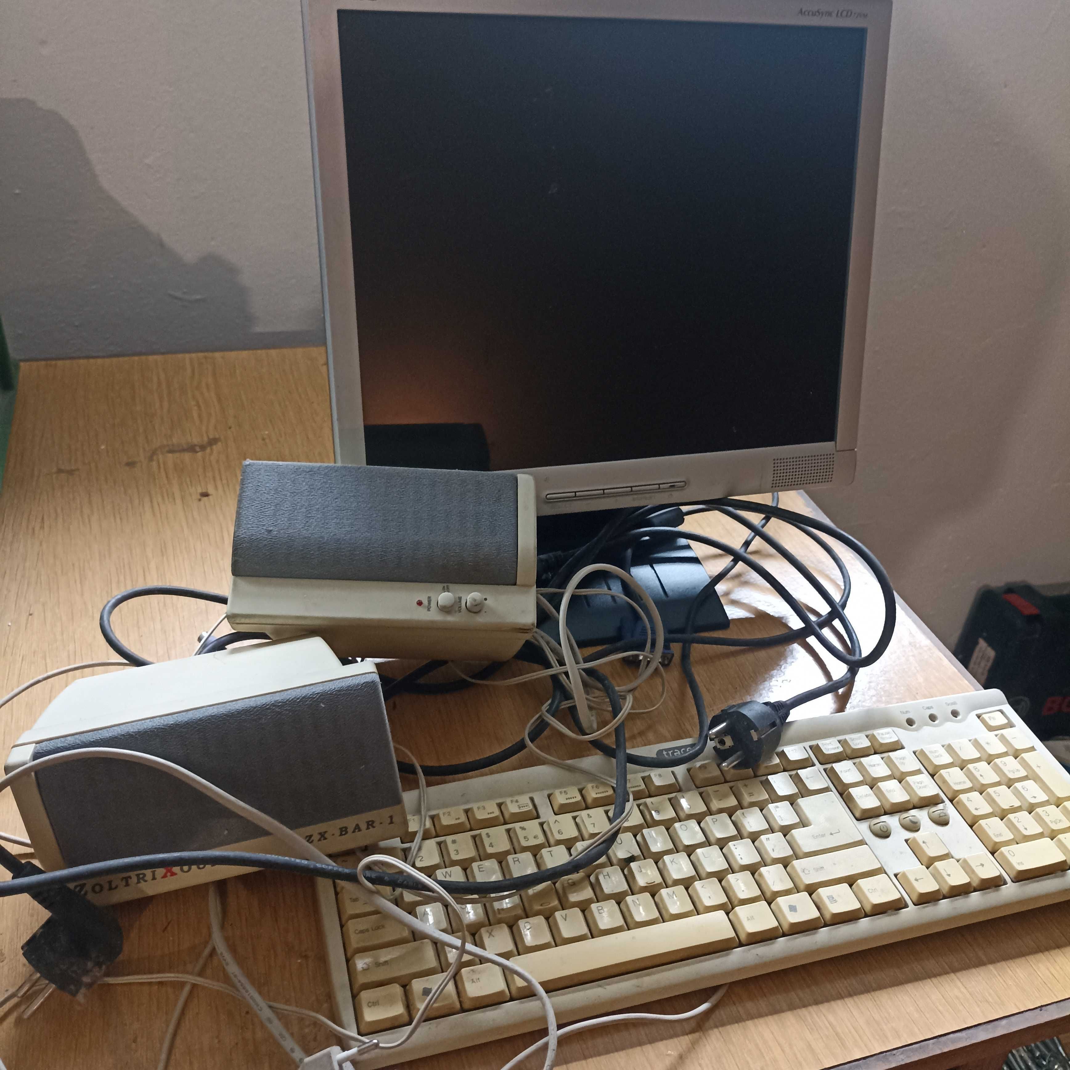 Monitor ,głośniki ,klawiatura -sprawne.