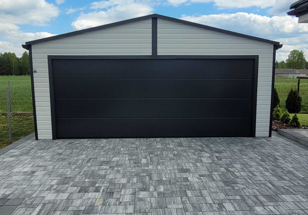 Garaż blaszany biały 6x5,8m nowoczesny brama segmentowa blachodachówka