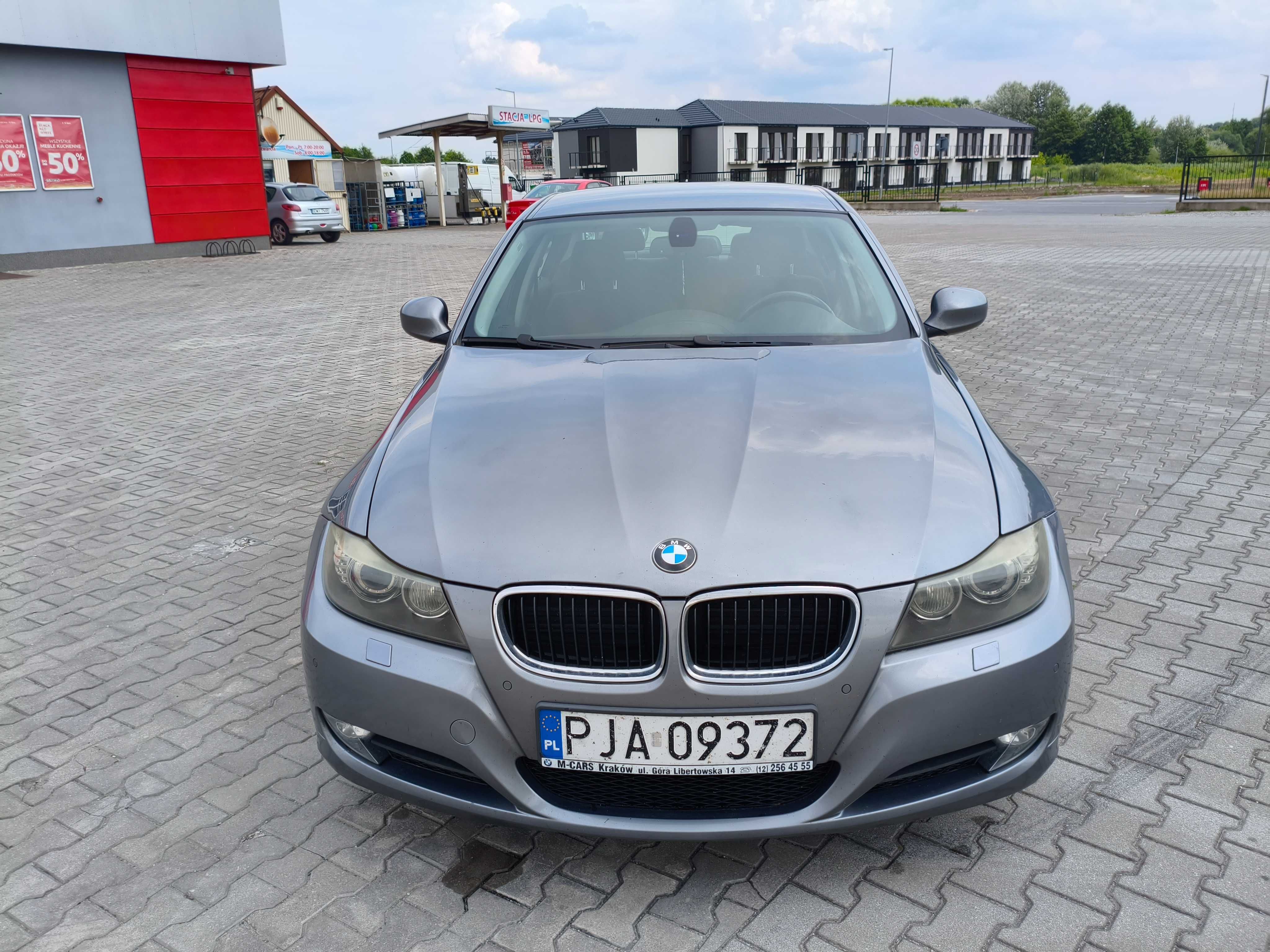 BMW E90 320i Automat keyless go biksenony