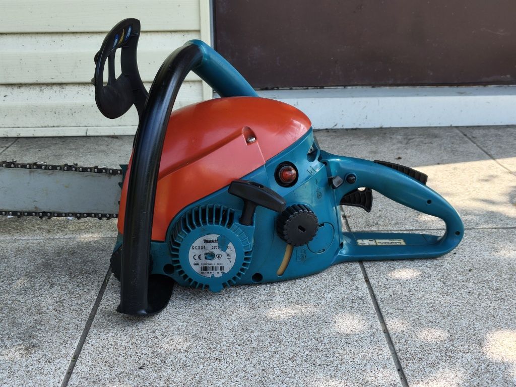 Продам бензопилу Makita DCS34