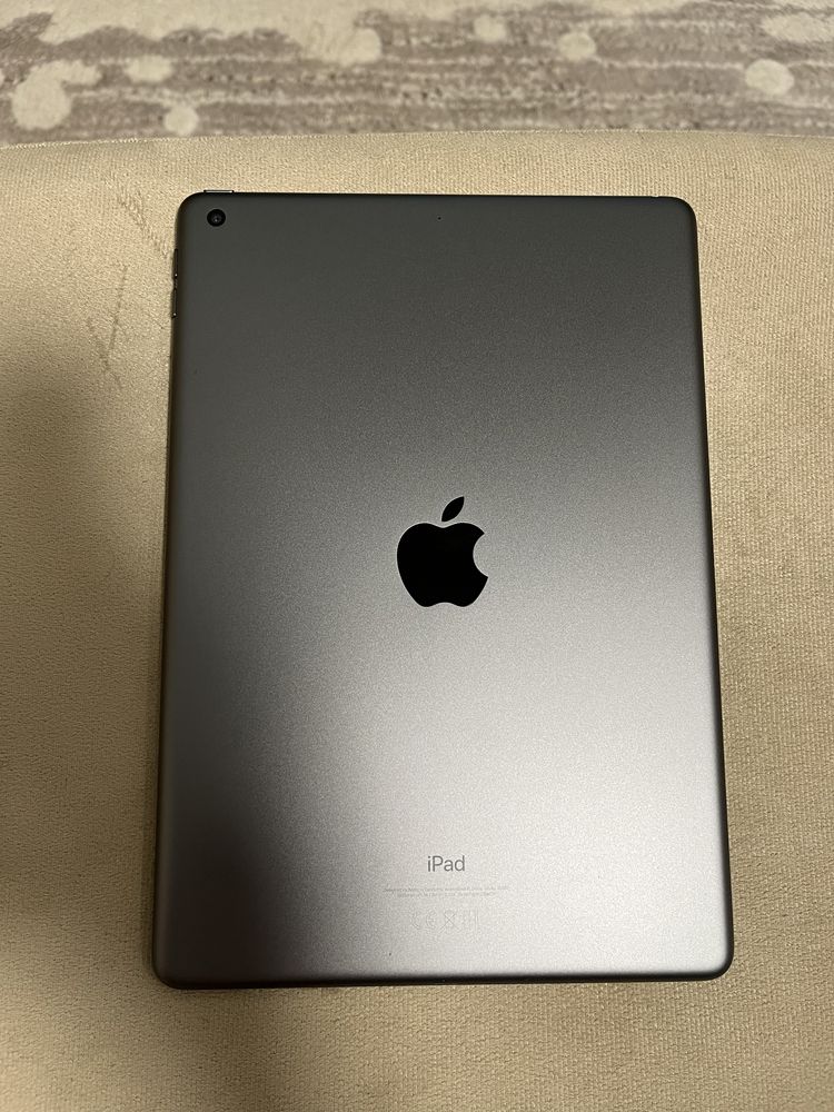 Планшет Apple iPad Wi-Fi 64 Gb , 9 покоління