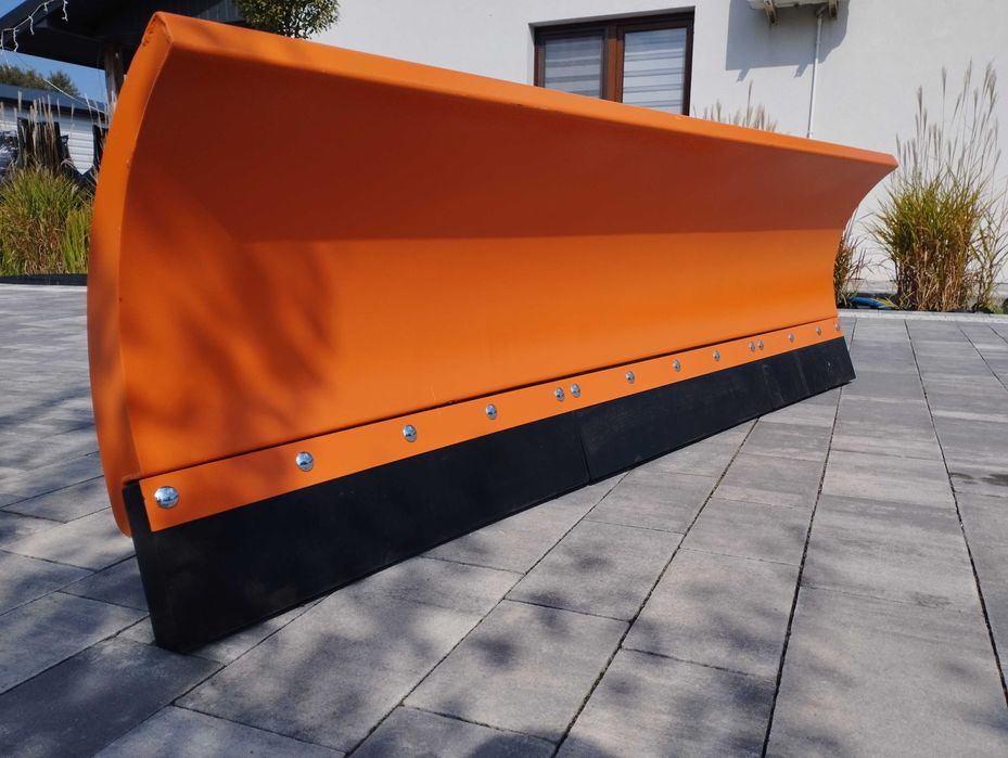 Nowy Pług Śnieżny do Ciągnika MF 255 Mocna Solidna Konstrukcja