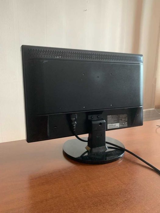 Монітор Philips 192E1 MWE1192T Діагональ дисплею: 18.5" 1366x768 + VGA