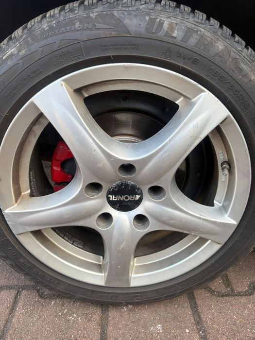 Felgi z oponami zimowymi Honda