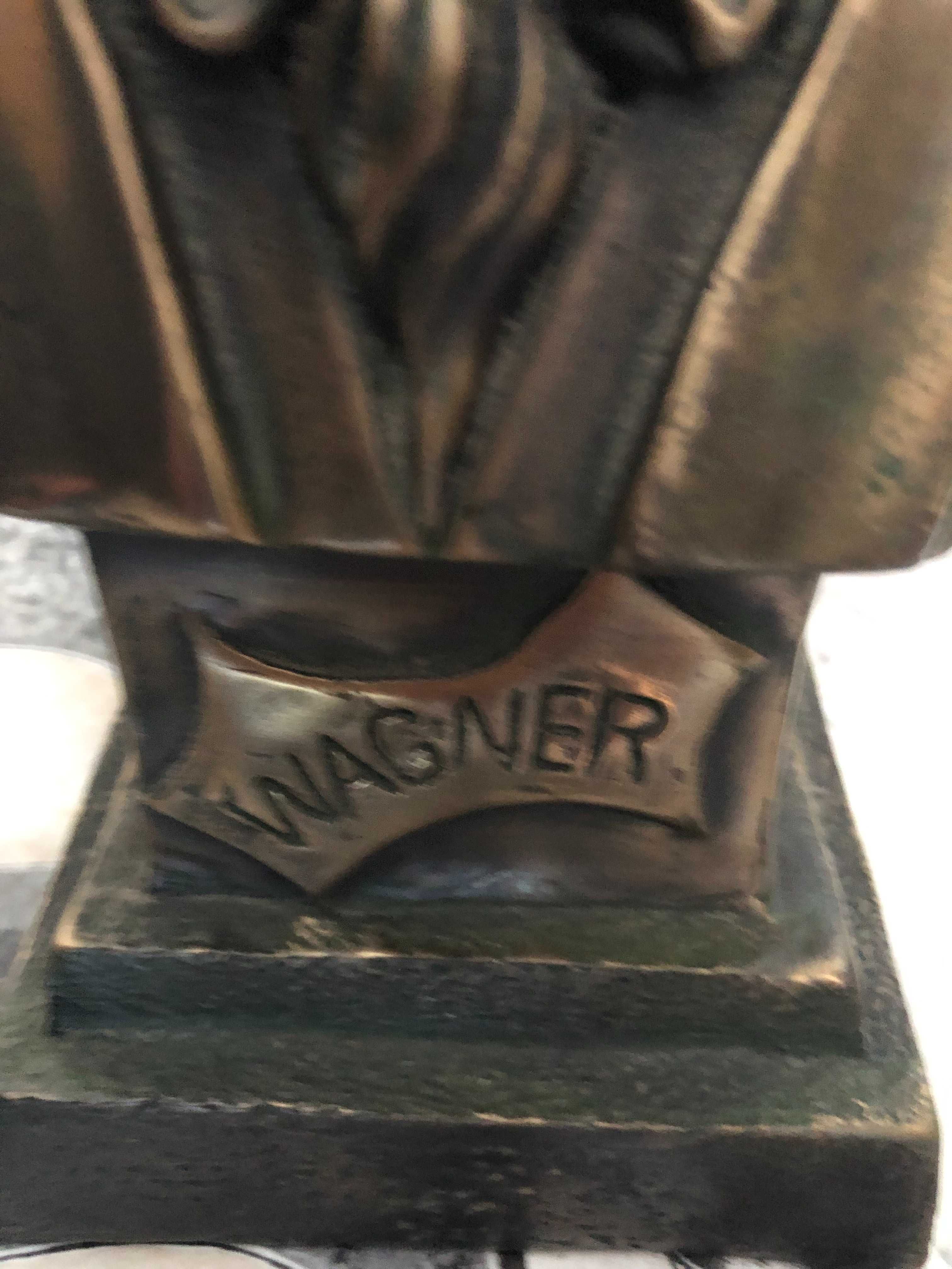 Estátua antiga Wagner