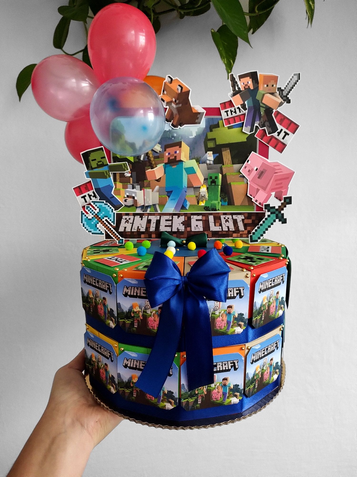 Papierowy pudełkowy tort Minecraft
