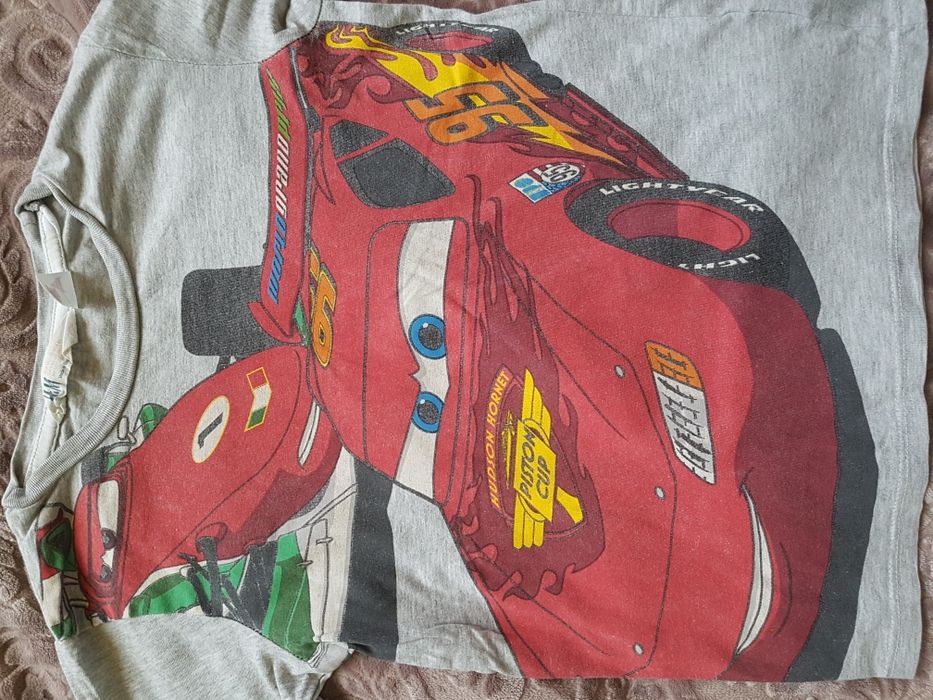 Szara bluzka z autem z Zygzak Mcquuen z Auta,Cars 122-128