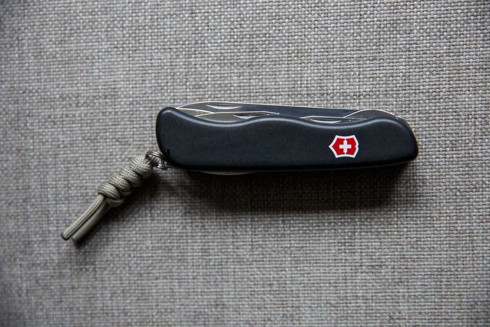 Scyzoryk szwajcarski Victorinox Outrider 0.8513.3 czarny