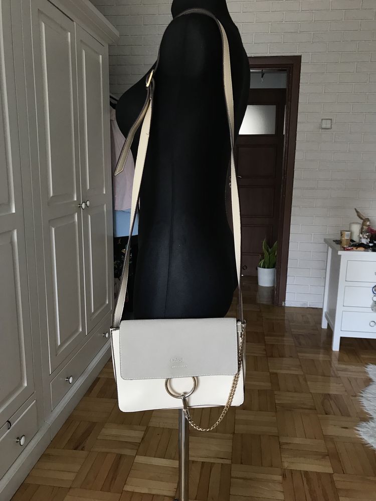 Beżowa torba na ramie