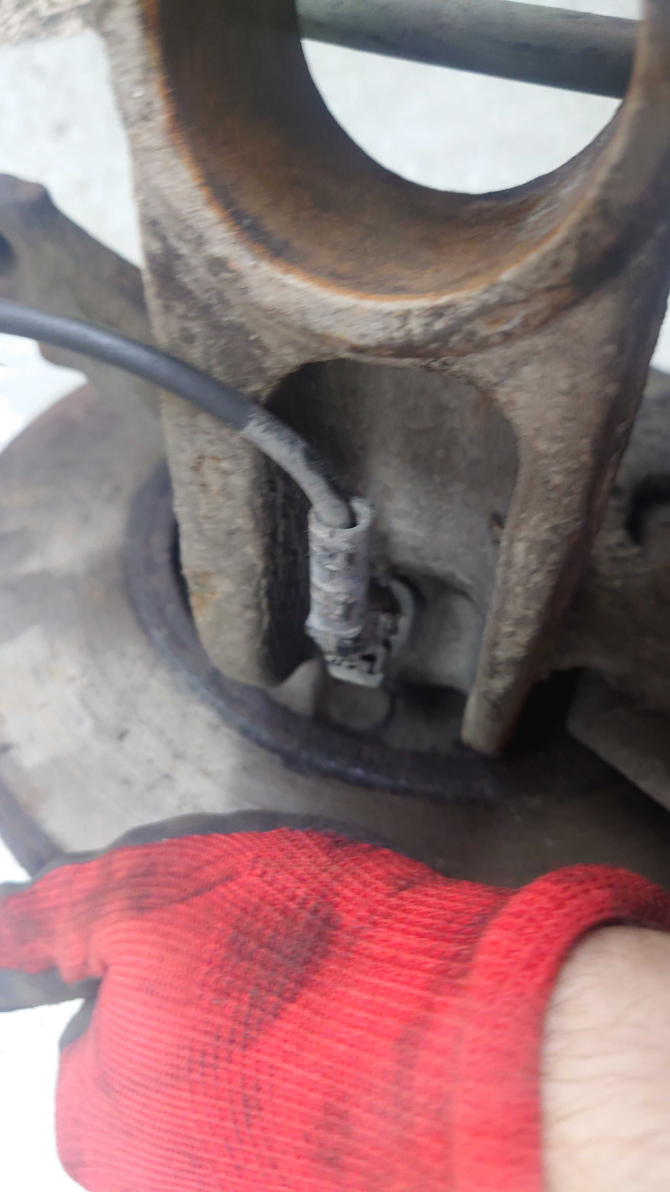 Ford Mondeo MK3 3 III Zwrotnica Piasta Prawy Przód Prawa Przednia PP
