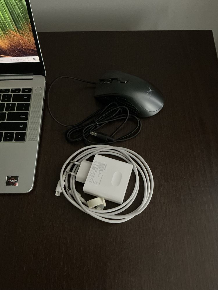 Laptop Huawei Matebook D14 Ryzen 5, 8 GB Ram, dysk 480 GB + myszka