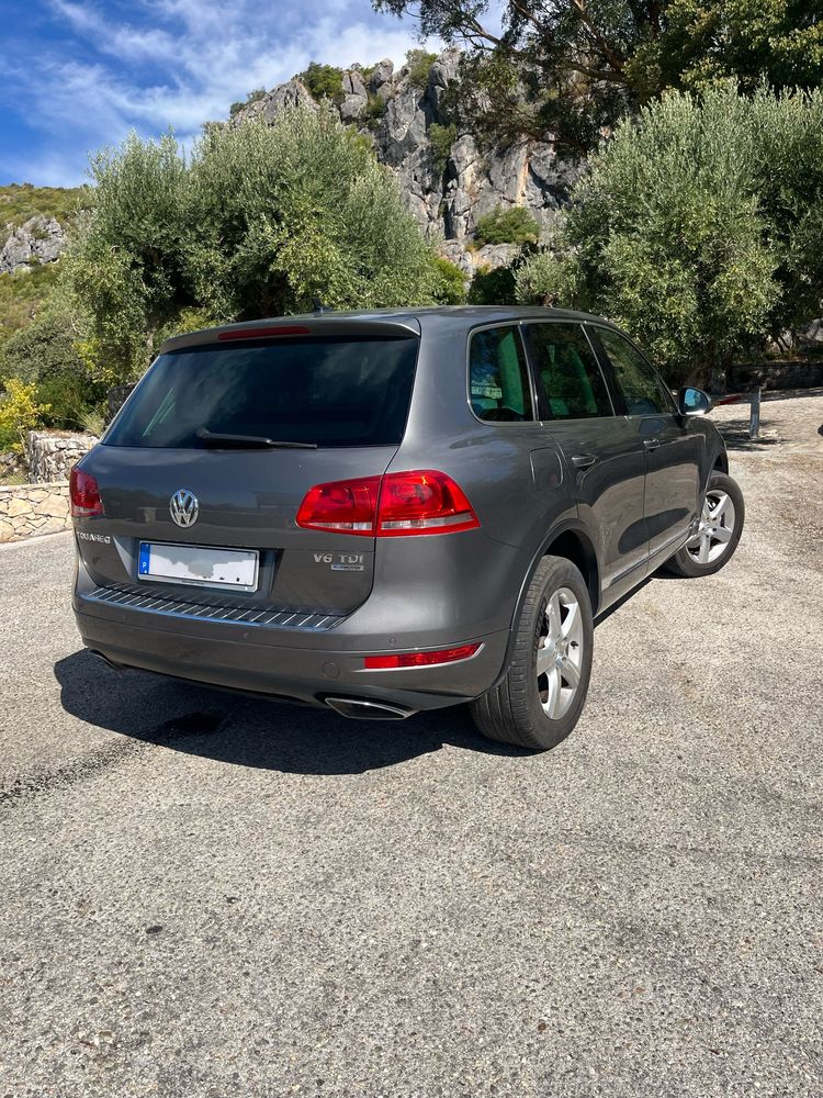 VW Touareg 3.0 TDI muito estimado.