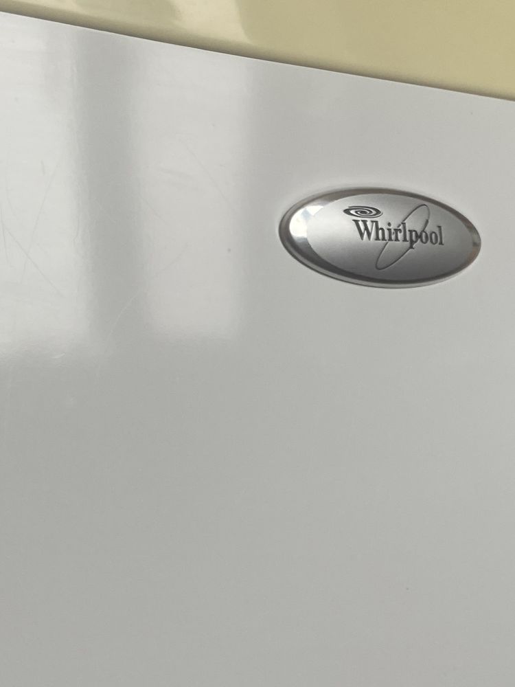 Морозильна камера whirlpool