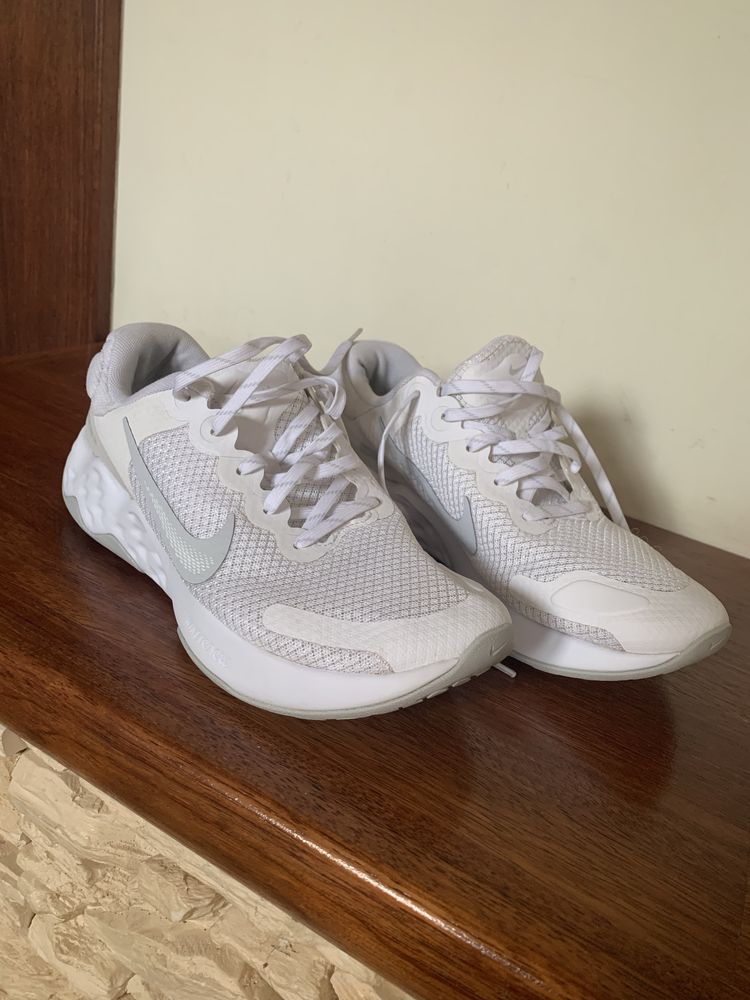 Buty nike renew 40