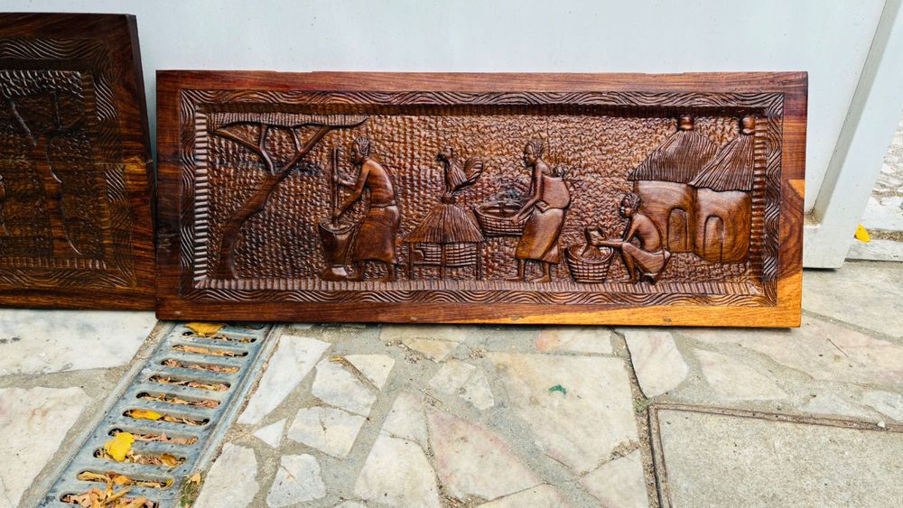 Painéis africanos em talha