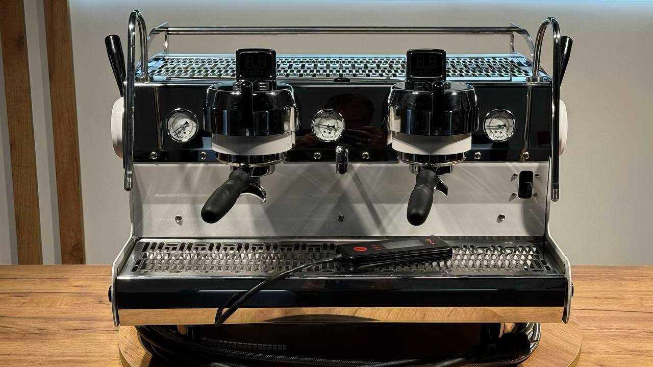 Професійна кавомашина Synesso MVPH 2GR (пластикові елементи ручок)