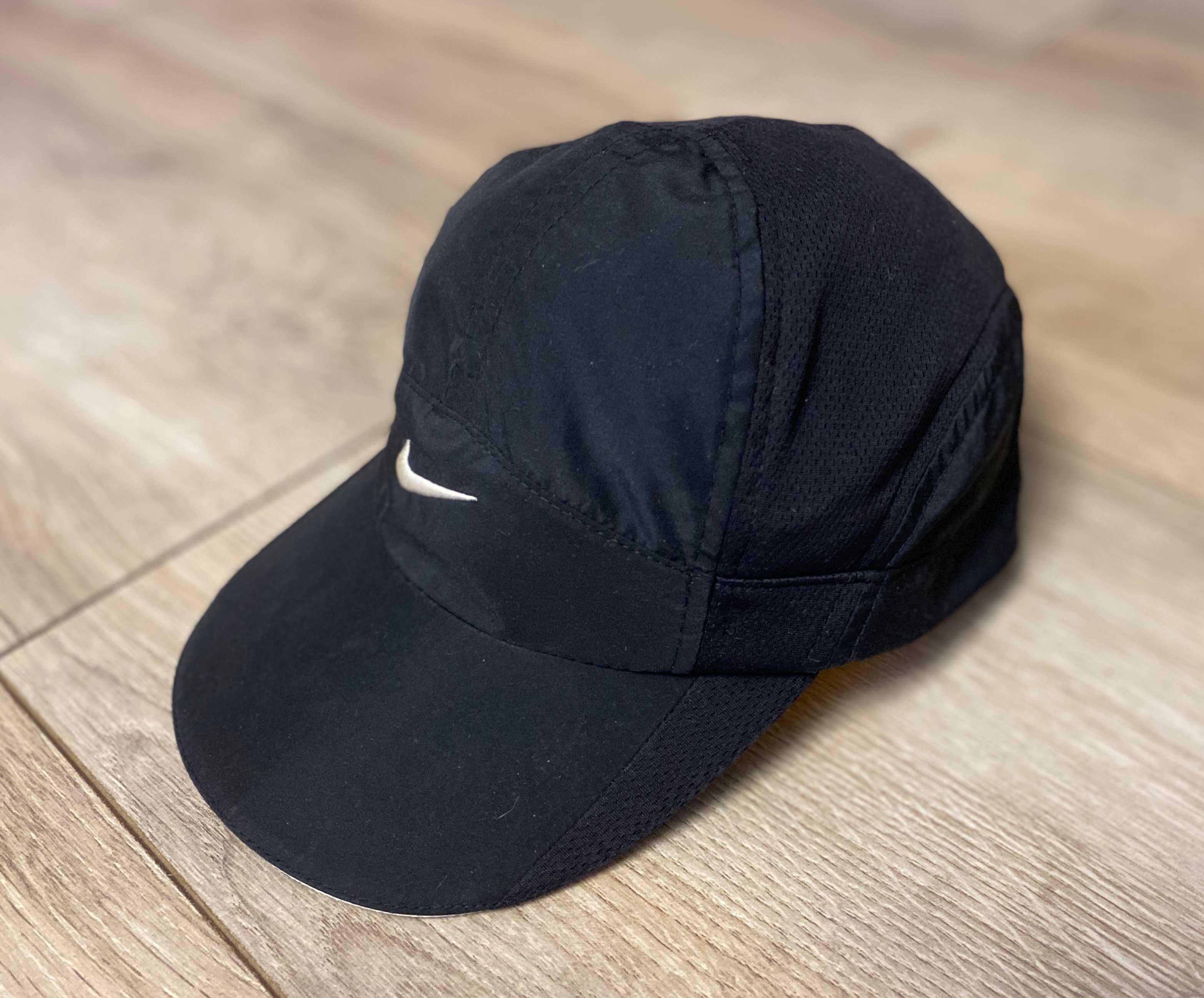 Кепка nike feather light cap