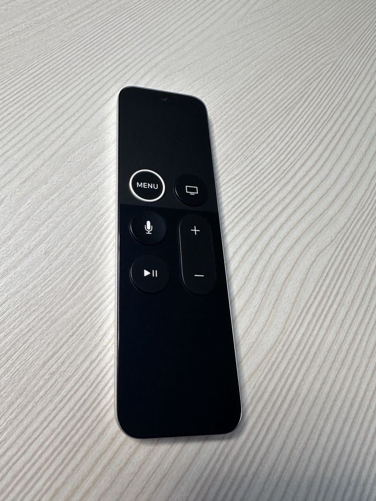 Apple TV5 (4K) и Apple TV4 (HD) remote, siri remote пульт apple