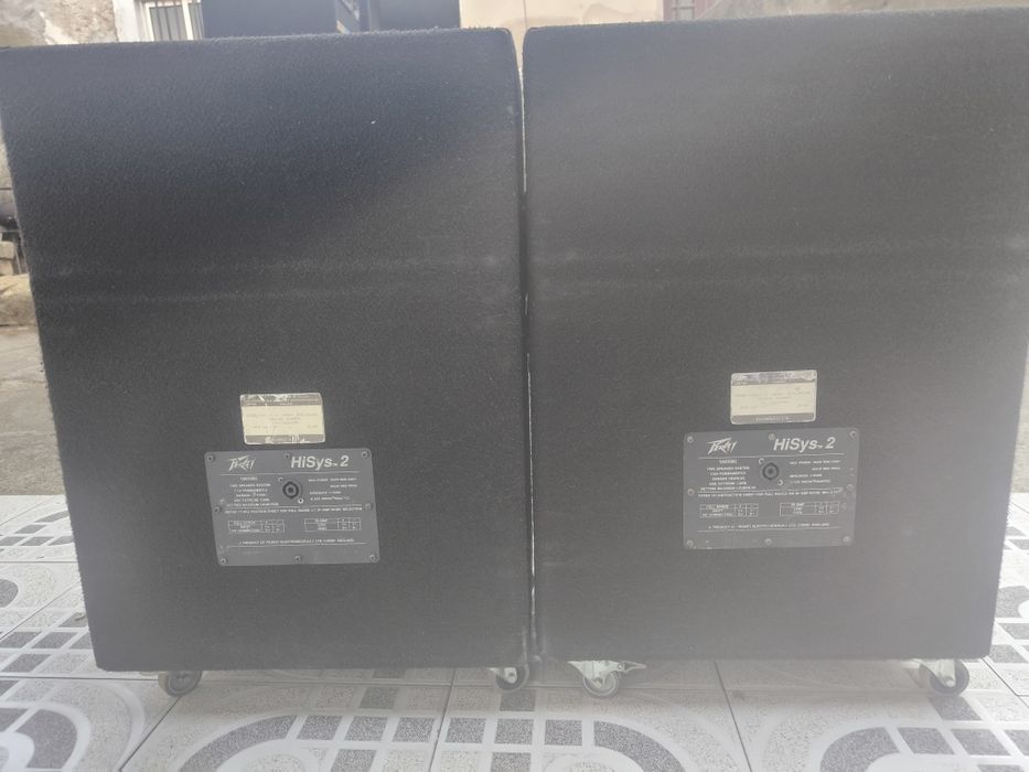 Mesa mistura Amplificada Peavey XR1200D com 4 colunas
