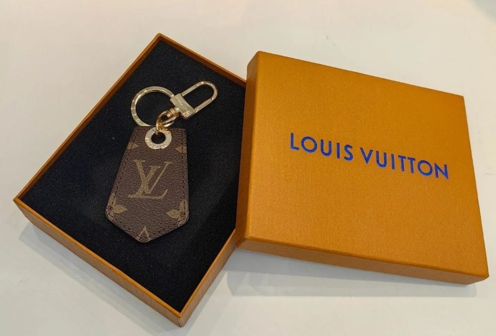 Brylok bryloczyk Louis Vuitton 220417