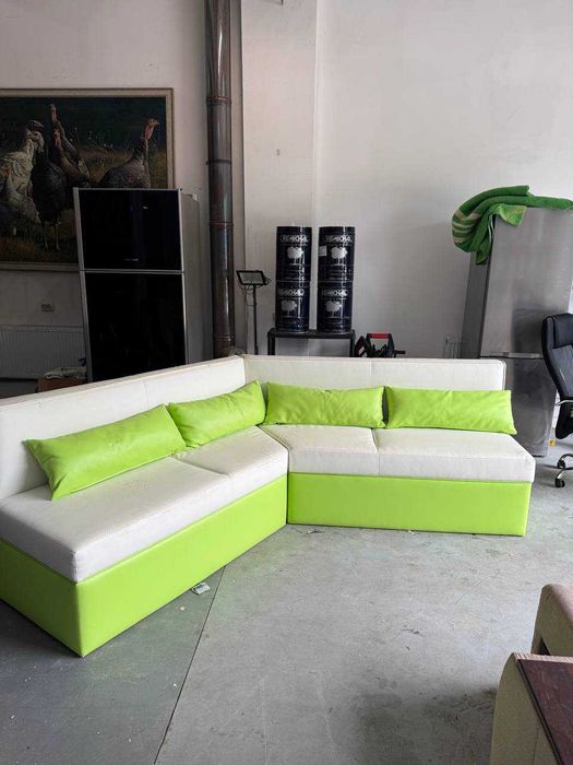 Спальный угловой диван