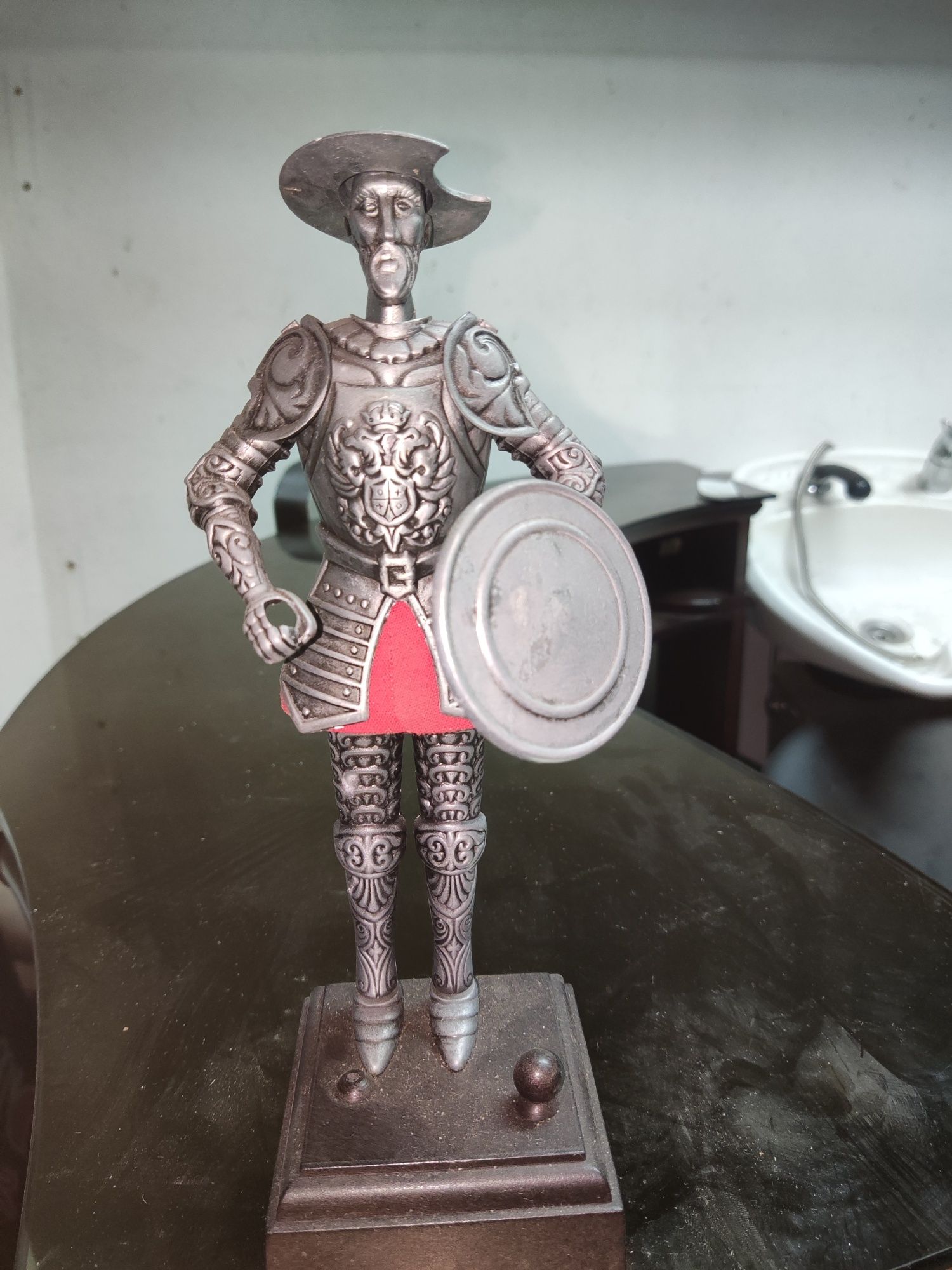 Escultura de metal