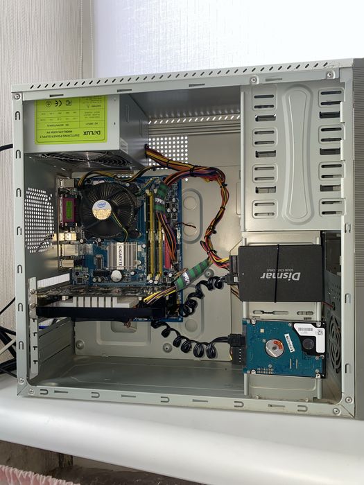 игровой рабочий пк из 2000х :)